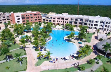 Aerial view Resort & Pool