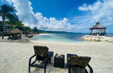 BEACH SITTING AREA