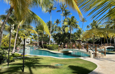 RESORT POOL