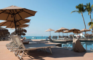 pool front vallarta